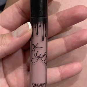 Kylie Matte Liquid Lipstick-Bubble